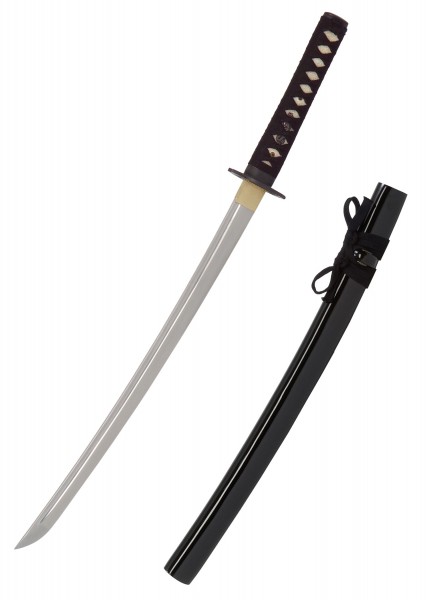 Das John Lee Musashi Ichi Wakizashi ist ein traditionelles japanisches Kurzschwert. Es verfügt über eine geschwungene Klinge und eine schwarze Scheide. Der Griff ist kunstvoll mit einer braunen Baumwollwicklung und traditionellen Motiven verziert.