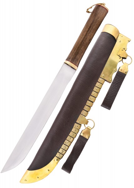 Das Wikinger Saxmesser Typ 1, ca. 48 cm lang, zeigt eine lange, gerade Klinge mit einem Holzgriff. Die Scheide ist aus braunem Leder mit goldfarbenen Metallelementen, die einen authentischen mittelalterlichen Look verleihen.